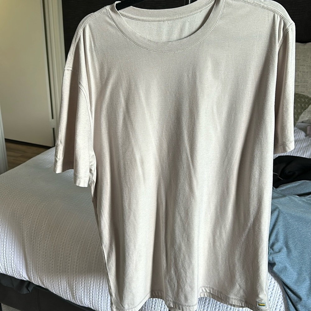 Vuori strato tech tee